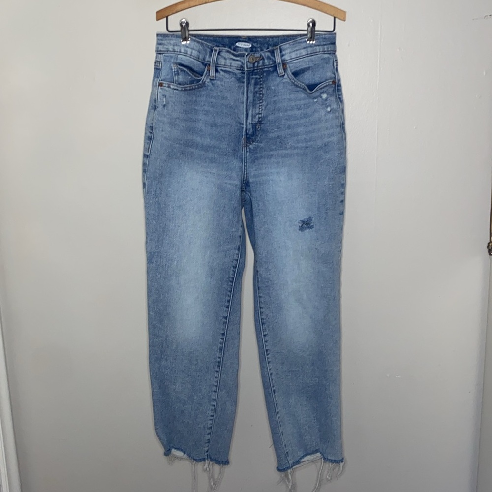 🛍️Light wash jeans with built in hole! - Picture 2 of 9